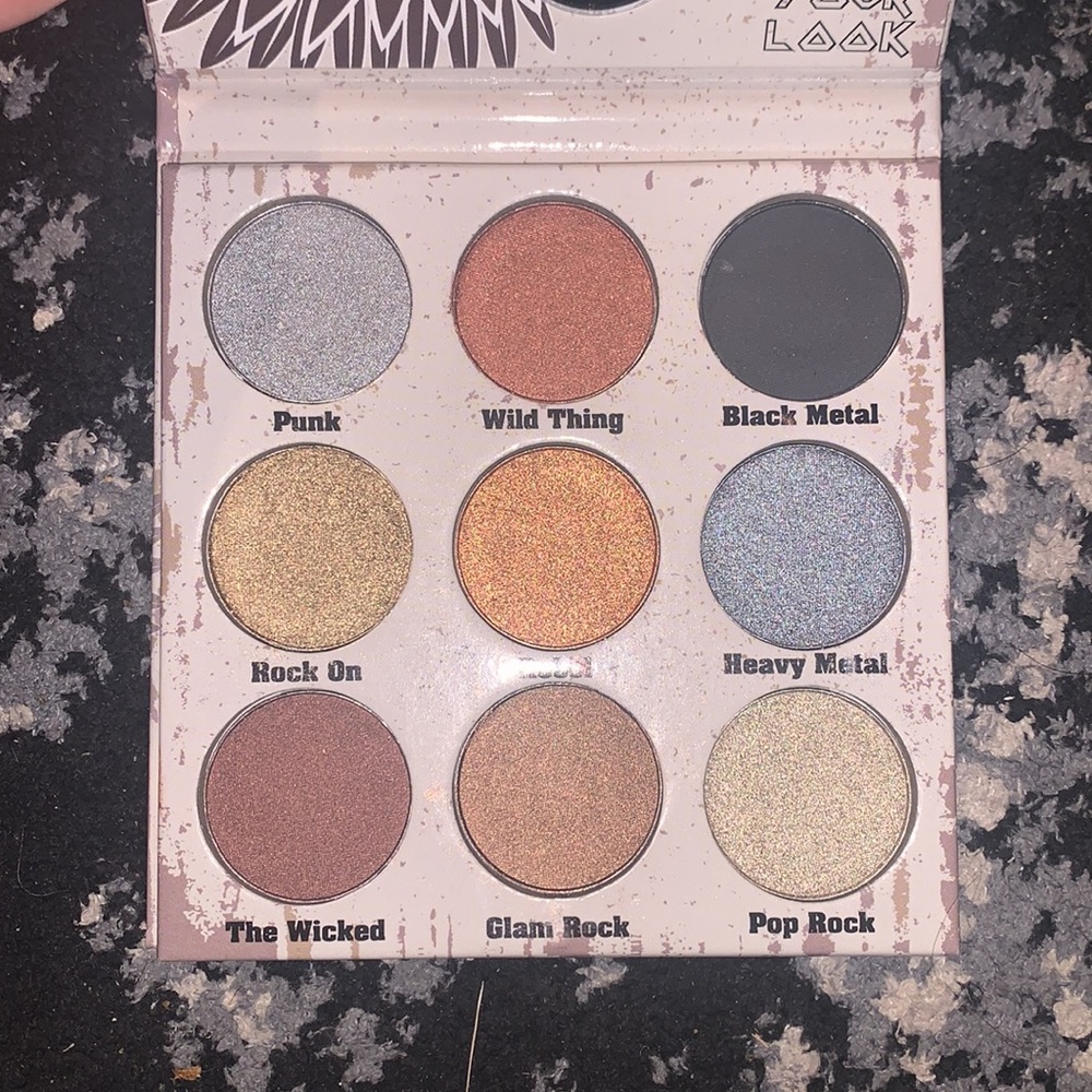 Crown Glam Metals Eyeshadow Palette